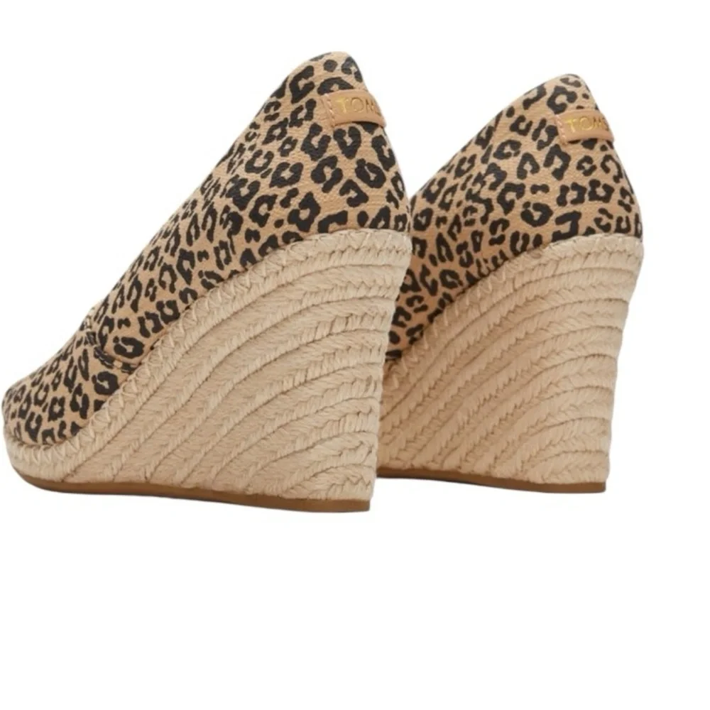 TOMS Michelle Leopard Print Espadrille Wedge Heels Peep Toe Sandal Size 7 NWOB